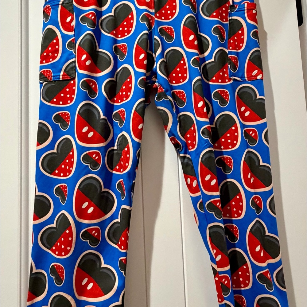 Disney Mickey and Minnie Heart Capri Leggings